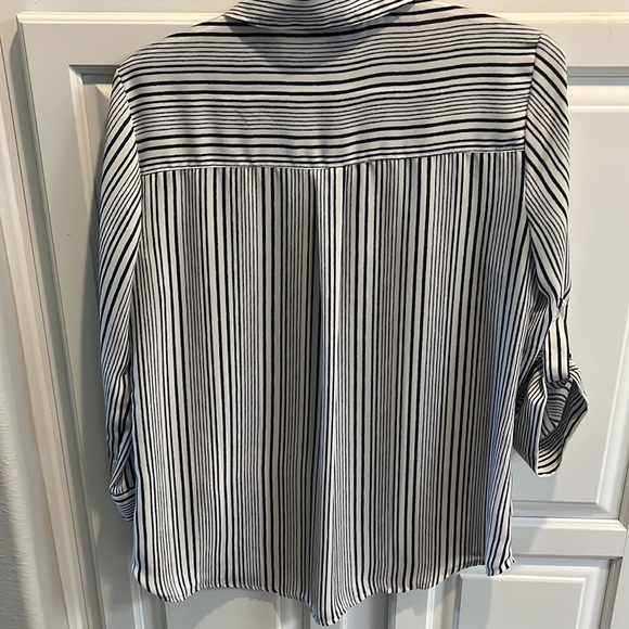 Fortune & Ivy button down top - Picture 4 of 6